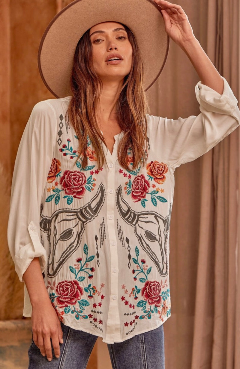 The Steers N’ Roses Top White